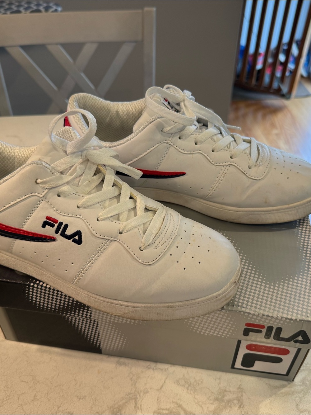 FILA men' White Red Accent Lace-Up Sneakers